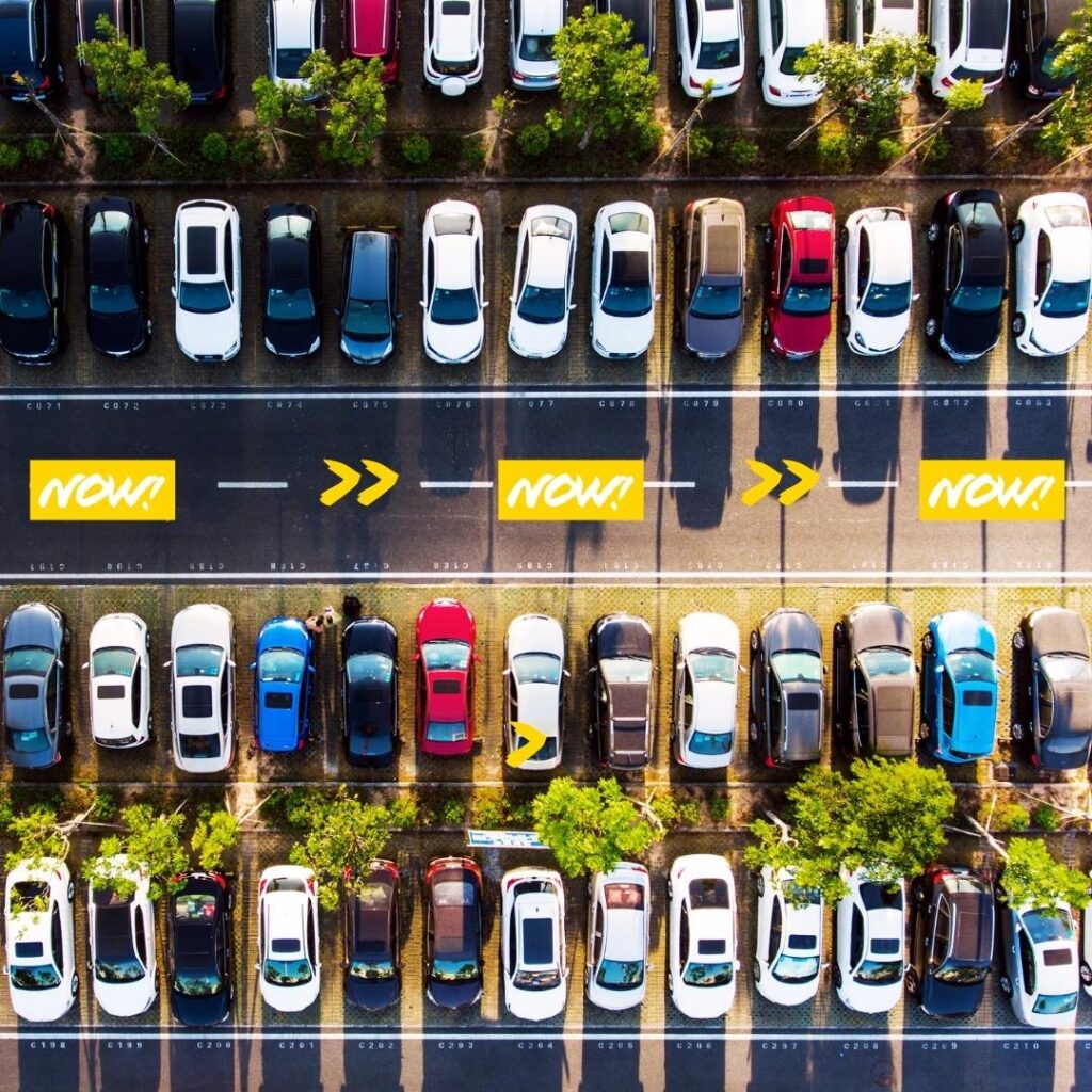 FL-Now-Parkplatz-mit-Autos
